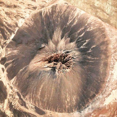 Фотограф редактирует снимки Google Earth, чтобы все могли увидеть одни из наименее известных мест планеты, не выходя из дома (11 фото)